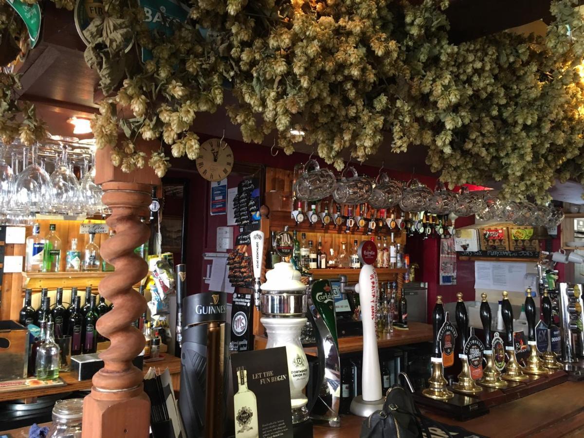 Tiger Inn Bridport Bagian luar foto