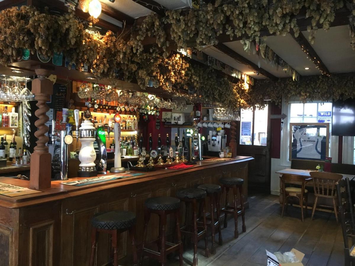 Tiger Inn Bridport Bagian luar foto