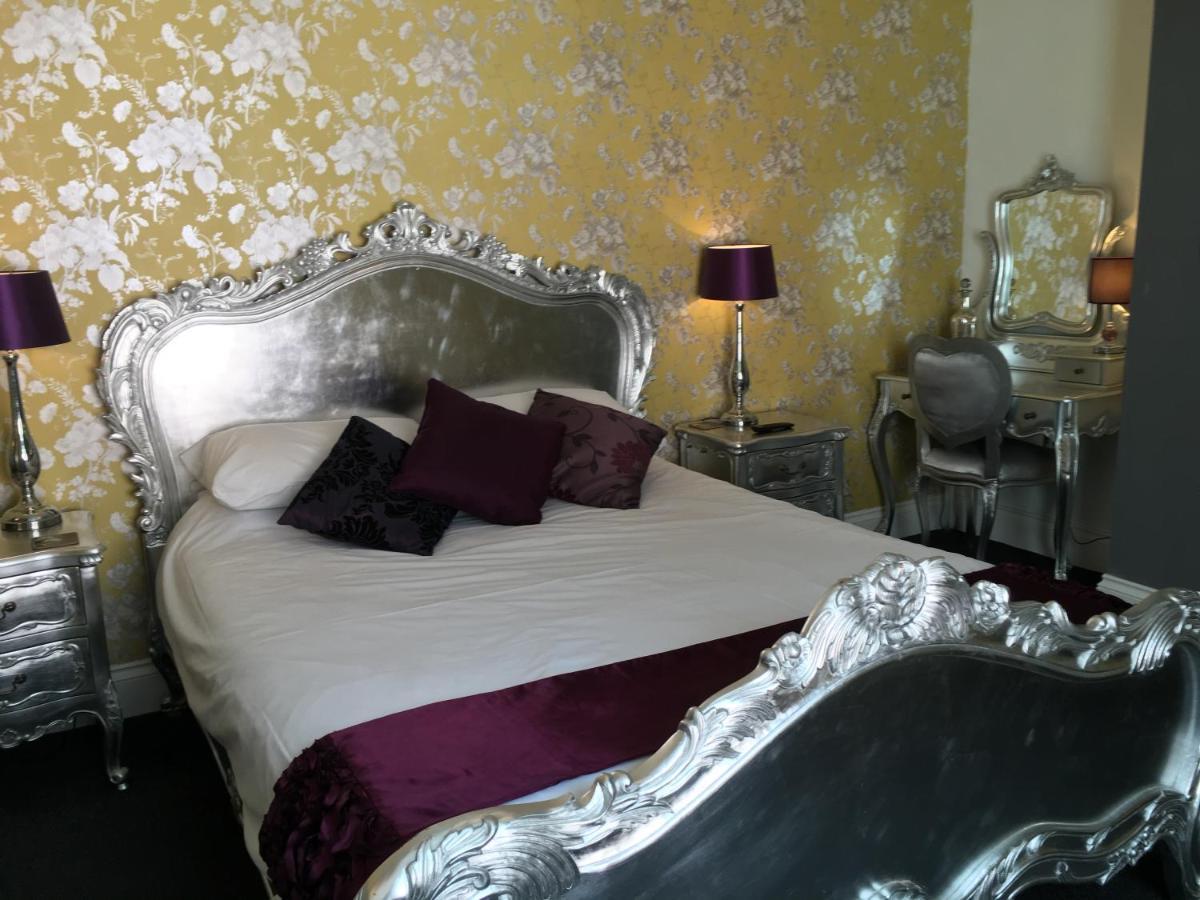 Tiger Inn Bridport Bagian luar foto