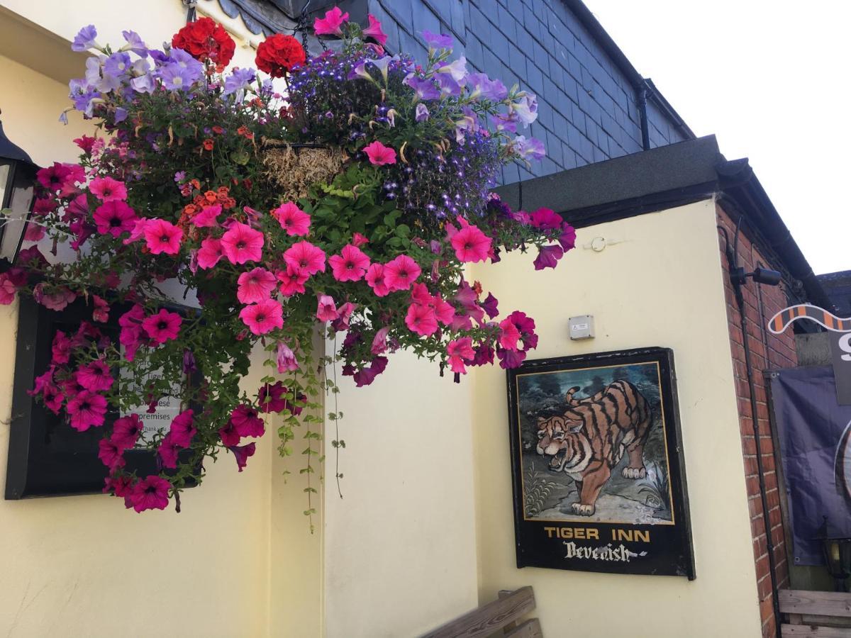 Tiger Inn Bridport Bagian luar foto