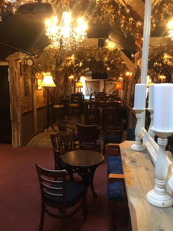 Tiger Inn Bridport Bagian luar foto